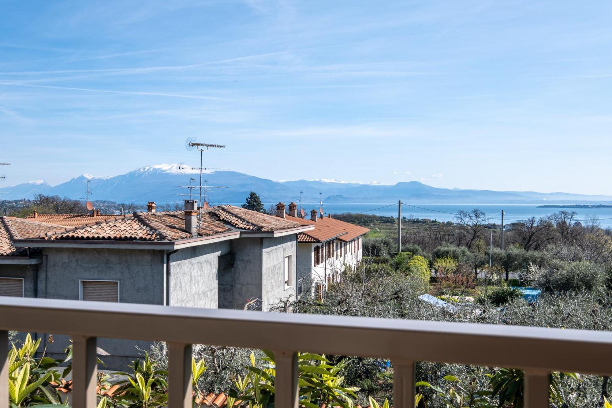 Il Lago Dei Sogni - Stupenda Vista Lago E Colline Barcuzzi Luaran gambar